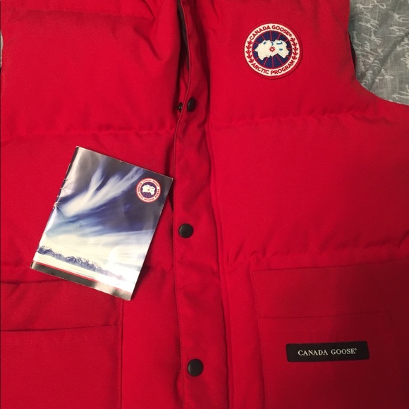 Canada Goose Vest - Men’s Medium - Red ‼️‼️ - Picture 2 of 5